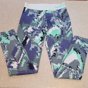 Nike Women's Digital Camo Hyper Warm Leggings - Blue and Teal Size Small